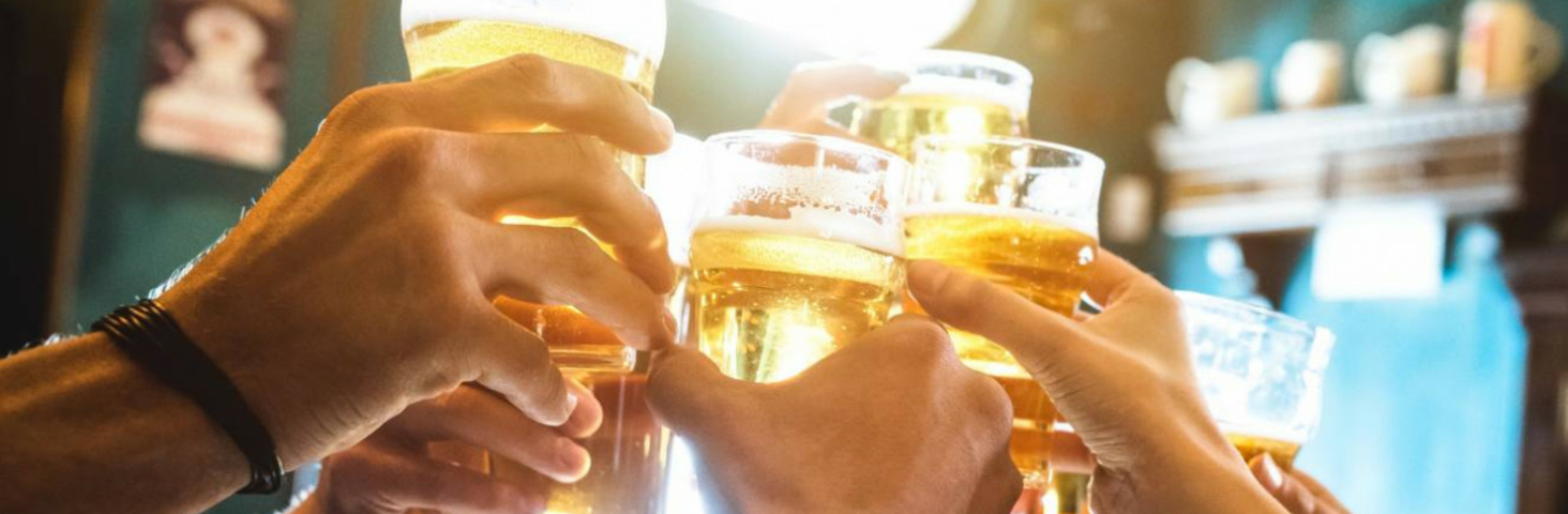 HAPPY HOUR AB 17:00 Uhr bis 22:00 Uhr